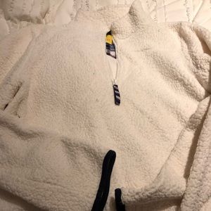 White 1/4 zip fleece pullover
